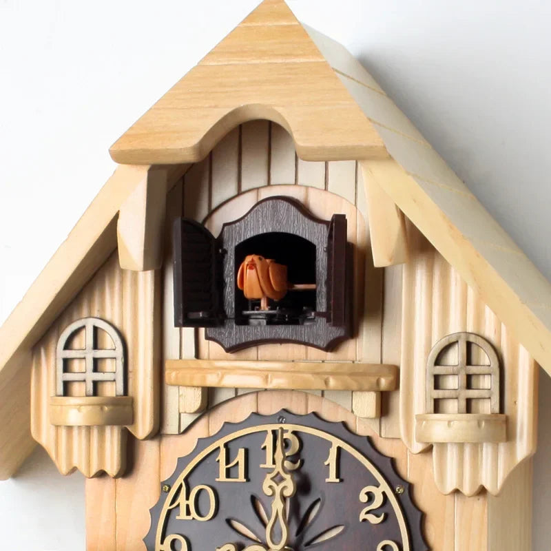 Orologio a cucù di lusso in legno